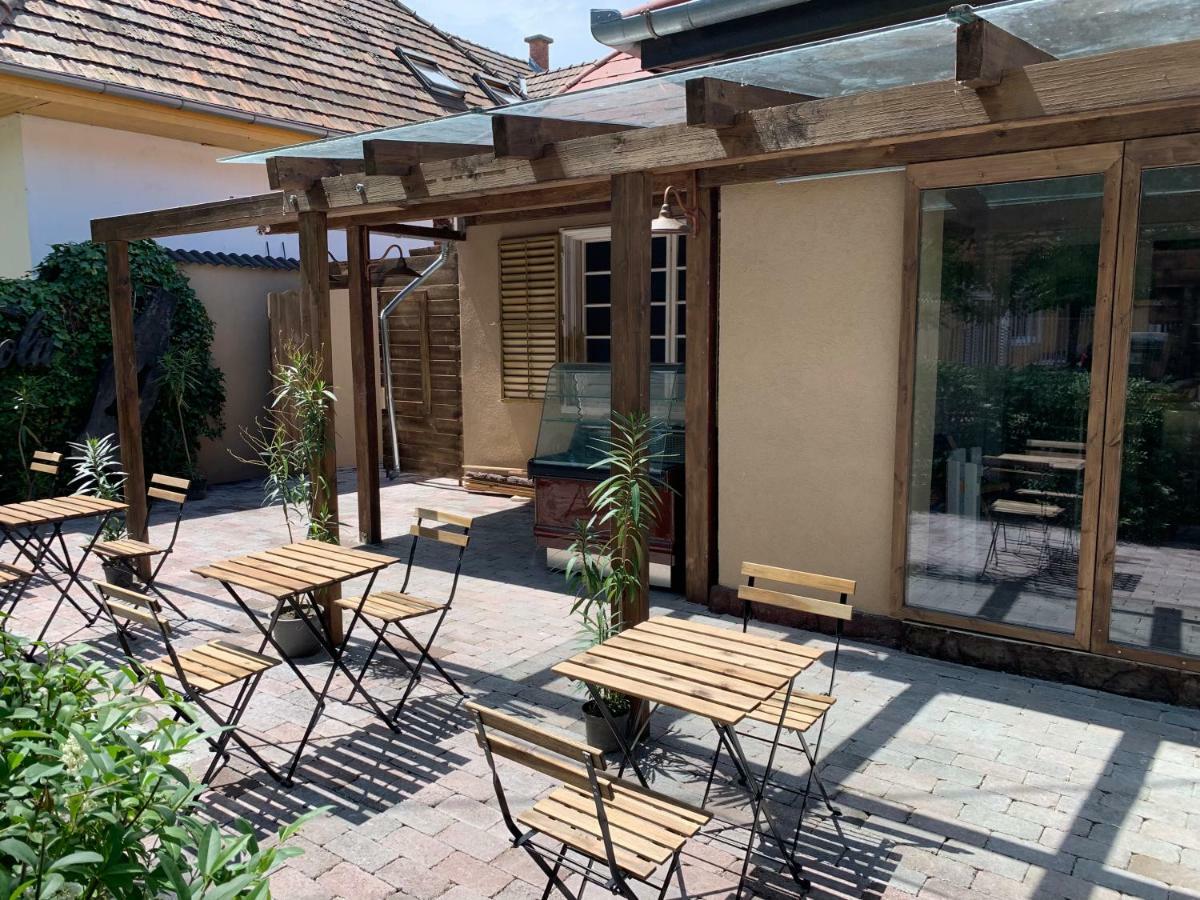 Silver Lounge Siofok Exterior photo
